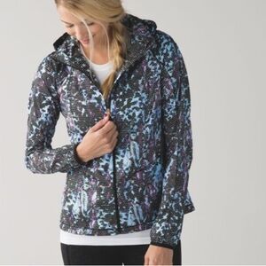 Lululemon Back Pack It Jacket. Size 6. Excellent Used Condition.